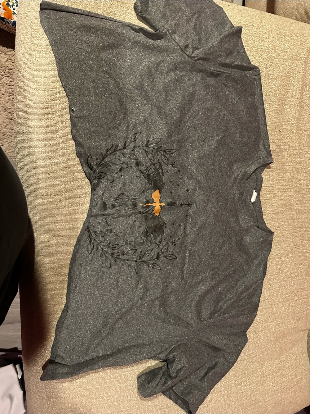 Women's Gray Graphic Short-Sleeve Top with Gold Accent